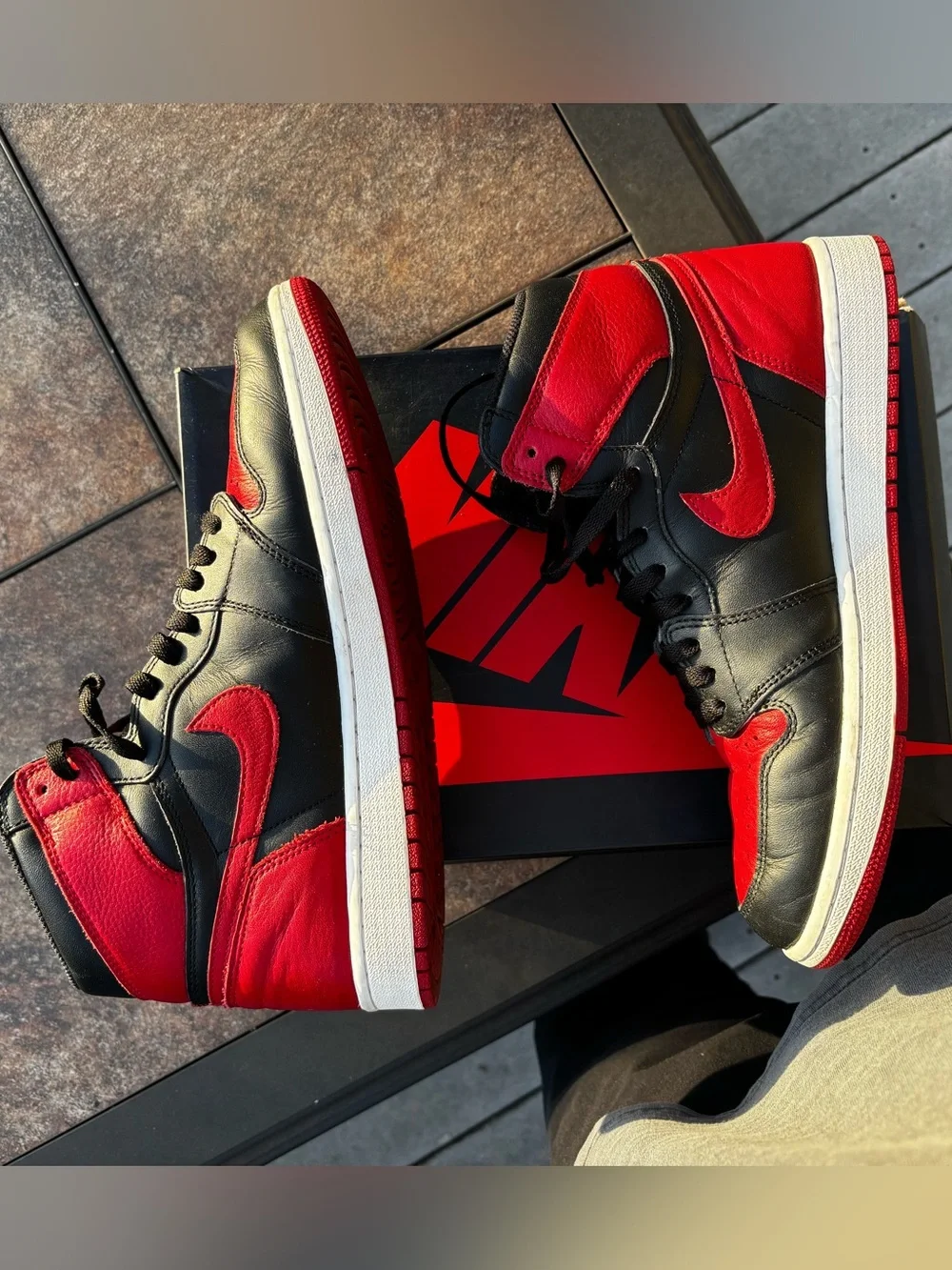 Nike Air Jordan 1 High OG 2016 Size 11M - Black and Red